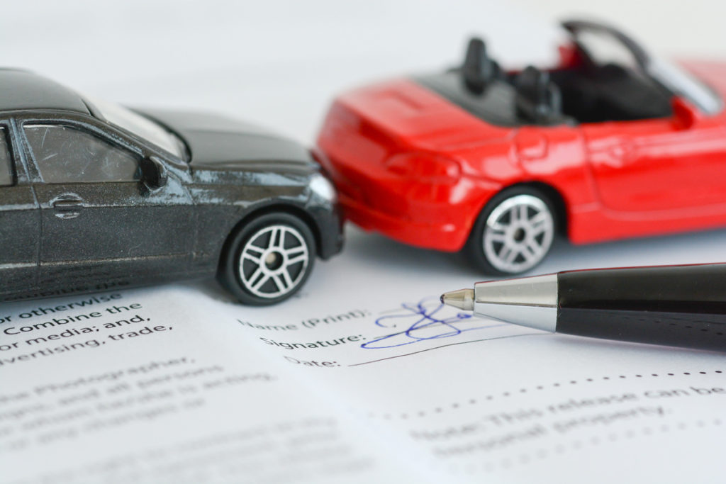 事故のとき自動車保険の弁護士費用特約は使える？弁護士保険の事故トラブルの際の保険金支払例